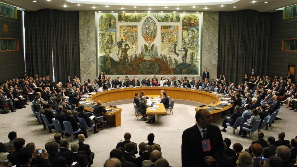 Reunião de organizações internacionais com representantes de diversos países