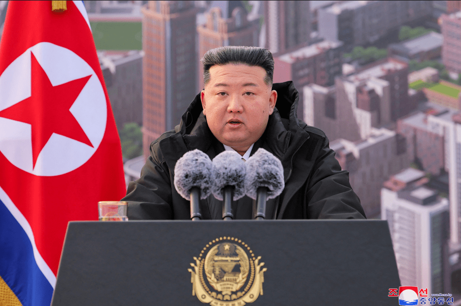 O líder norte-coreano Kim Jong Un em Pyongyang, Coreia do Norte 16/02/2025 KCNA via REUTERS