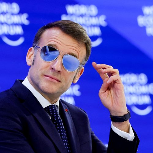 O presidente da França, Emmanuel Macron, participa da 56ª reunião anual do Fórum Econômico M...