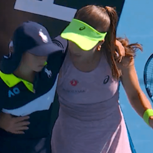 Tenista Interrompe Jogo para Ajudar Boleira Desmaiada no Australian Open