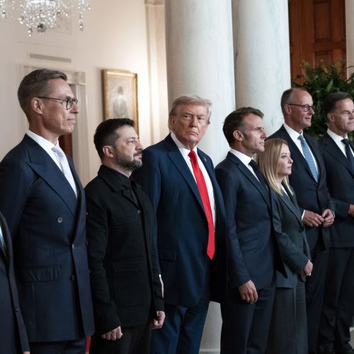Encontro do presidente da Ucrânia, Volodymyr Zelenskyy, com Donald Trump e outros líderes europ...