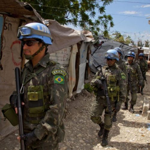 Conflitos internacionais e guerras com impacto global na segurança mundial
