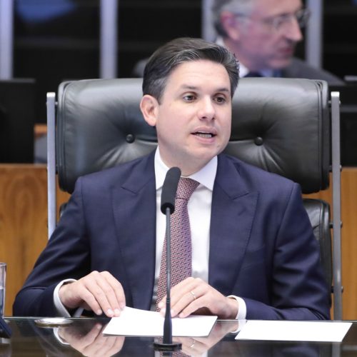 O presidente da Câmara dos Deputados, Hugo Motta (Republicanos-PB), durante sessão solene. Foto...
